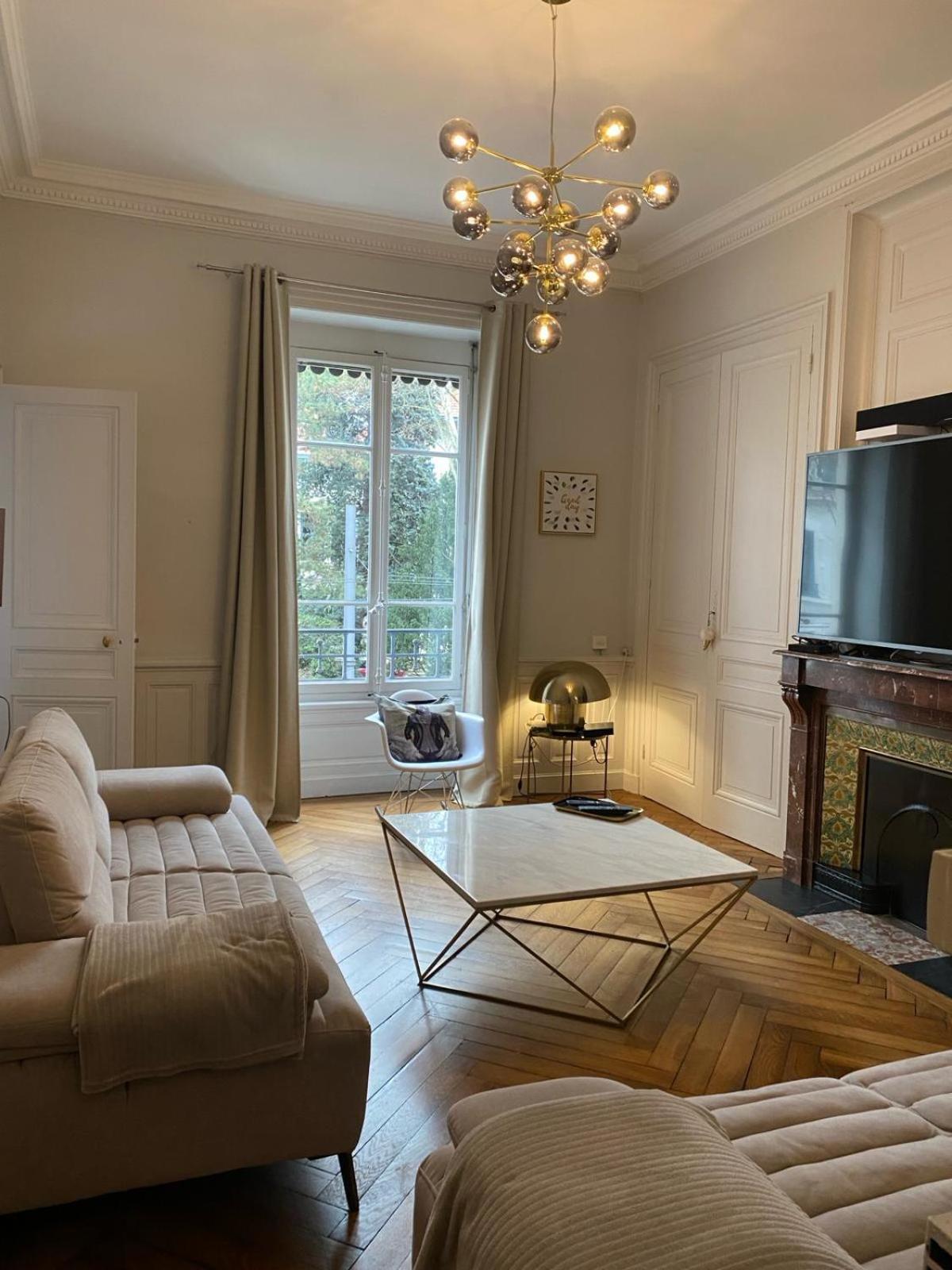 Belges Apartment ลียง ภายนอก รูปภาพ